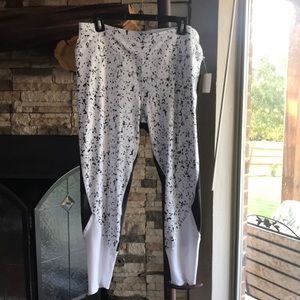 AVIA workout stretch crop leggings- new